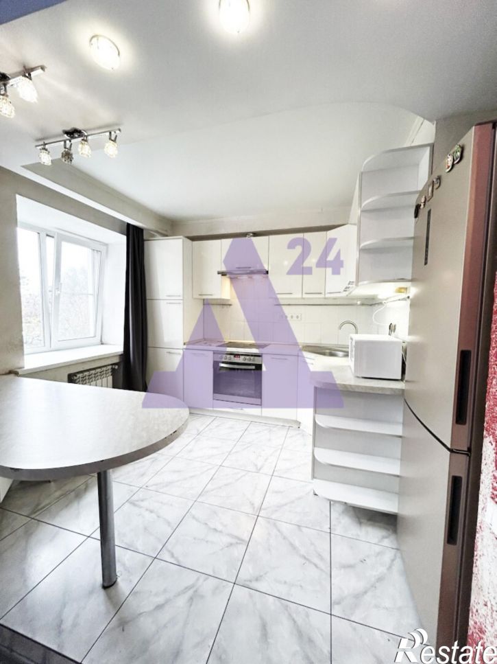 3-комн квартира улица Гагарина, дом 23А