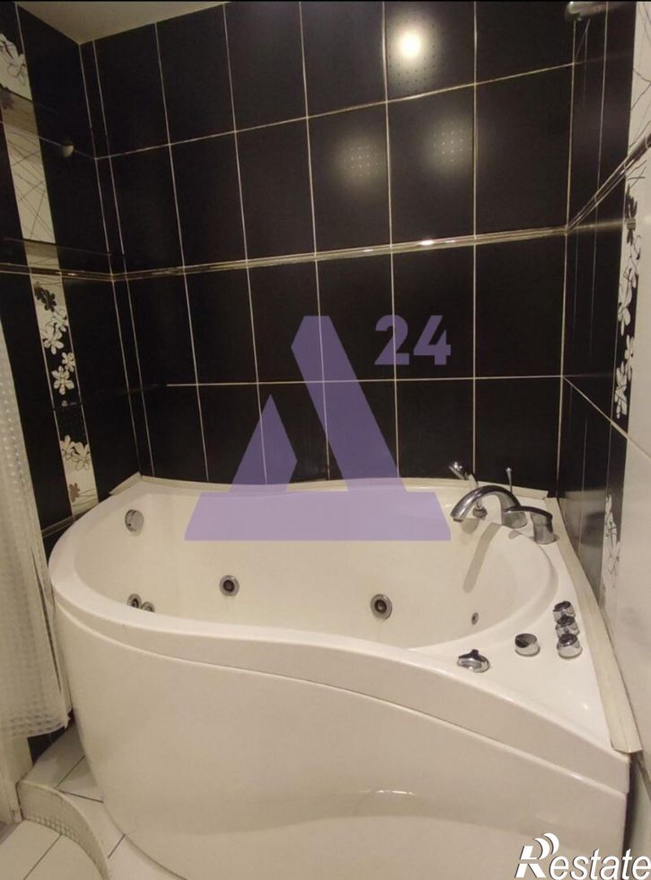 3-комн квартира улица Гагарина, дом 23А