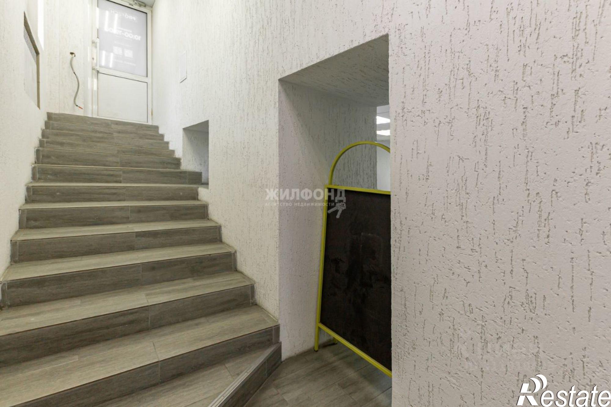 Купить помещение свободного назначения за 10 000 100 рублей на г. Барнаул , Железнодорожный