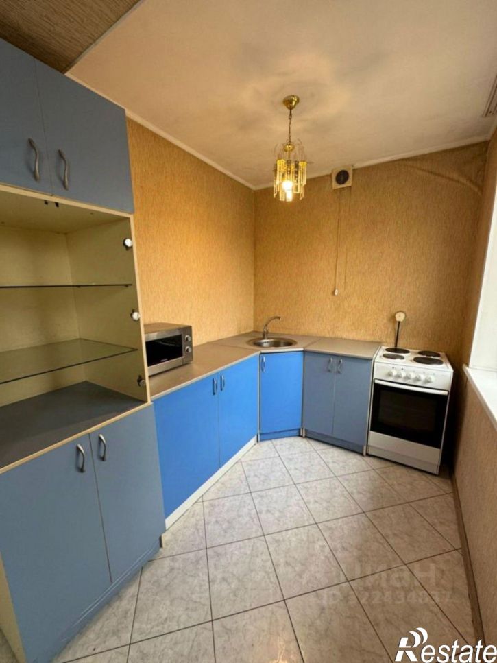 4-комн квартира улица Короленко, 140,  д. 140