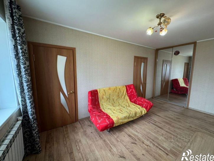 4-комн квартира улица Короленко, 140,  д. 140