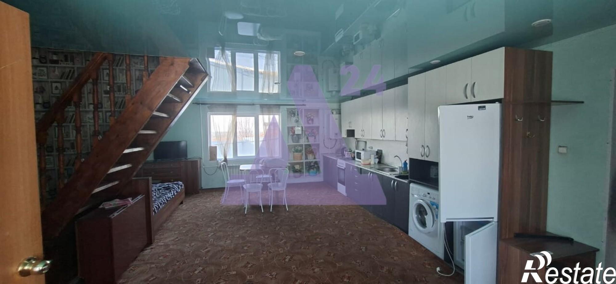 Купить дачу, дом, коттедж за 10 000 000 рублей на улица Яблочная, домовладение 4