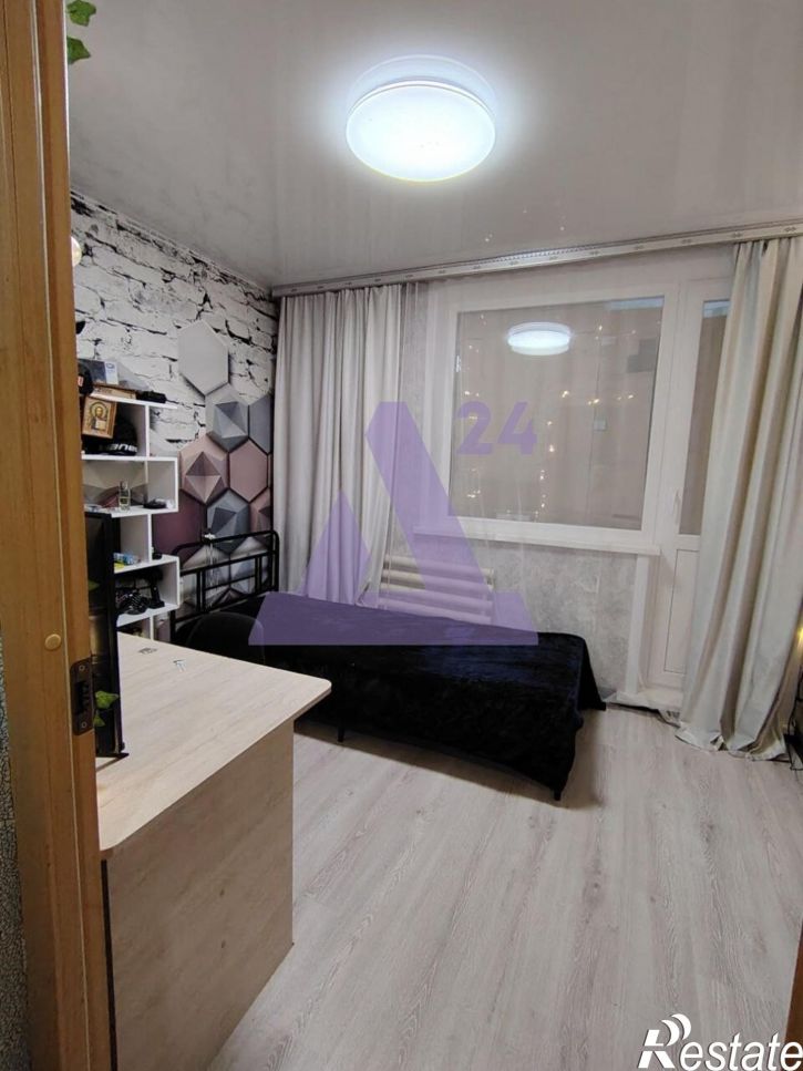 4-комн квартира квартал В, дом 15