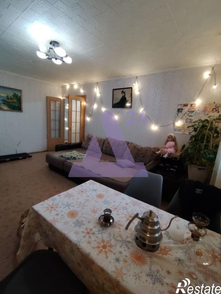 4-комн квартира квартал В, дом 15