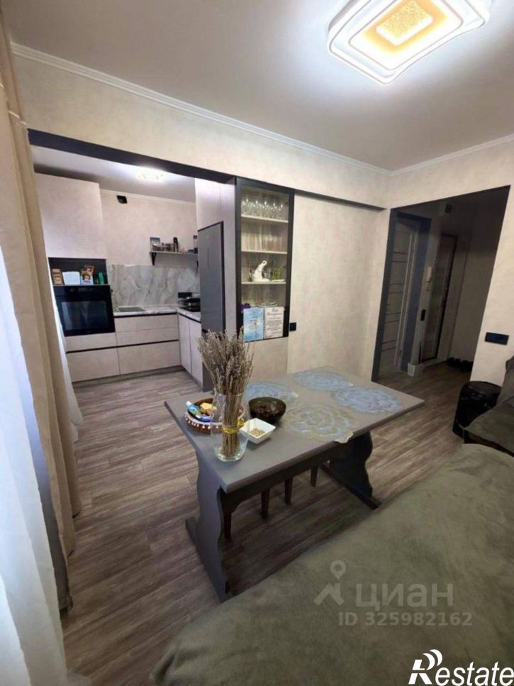4-комн квартира Алтайская улица, 82,  д. 82