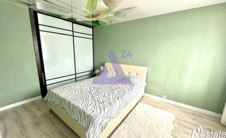 3-комн квартира улица Космонавтов, 17,  д. 17