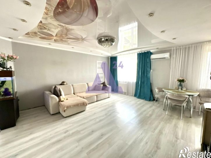 3-комн квартира улица Космонавтов, дом 17