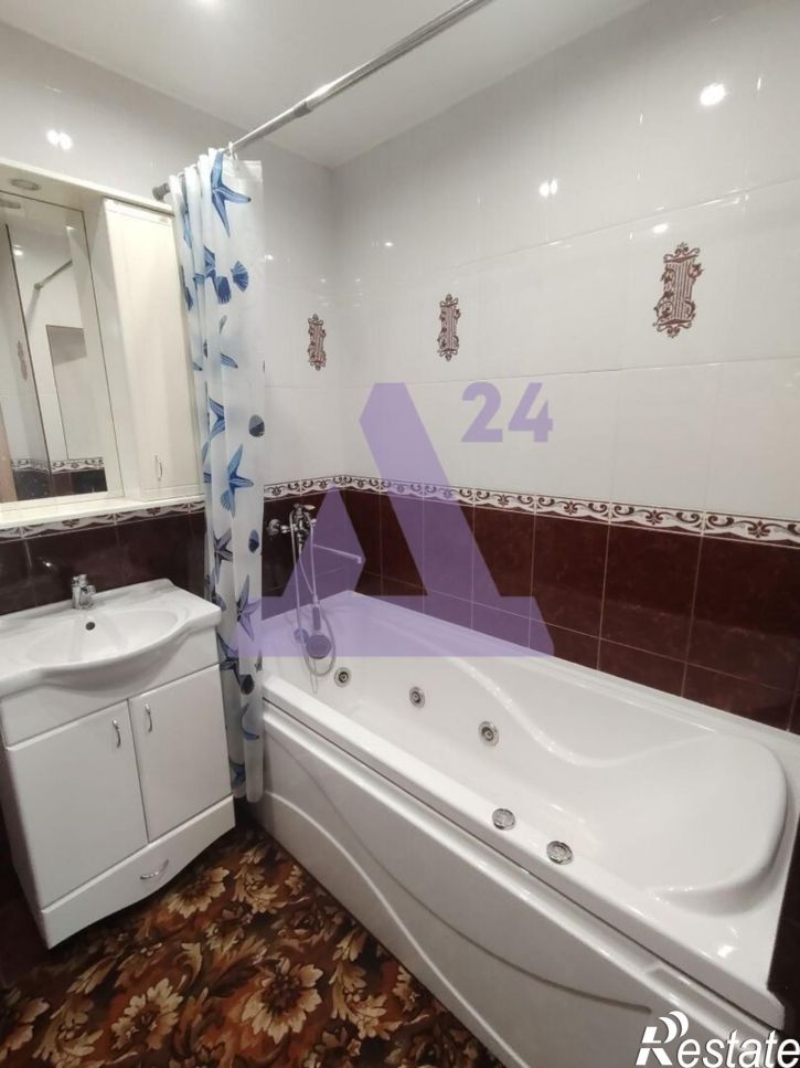 2-комн квартира улица Космонавтов, дом 15