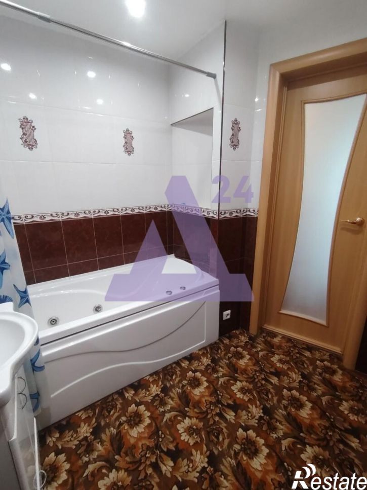 2-комн квартира улица Космонавтов, дом 15