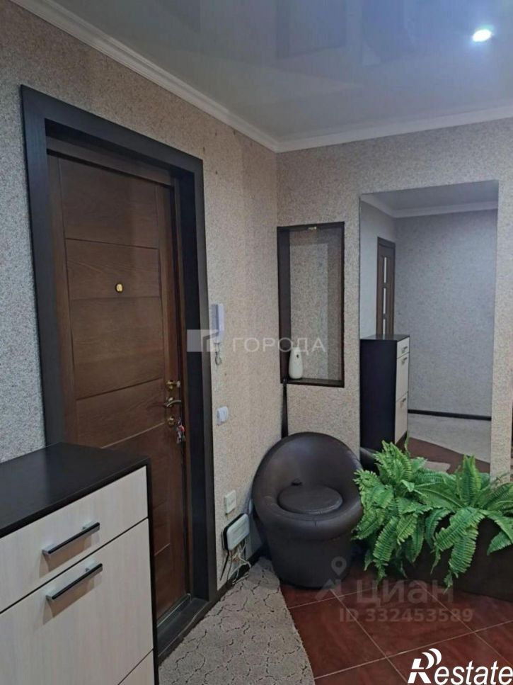 4-комн квартира В кв-л, 25,  д. 25