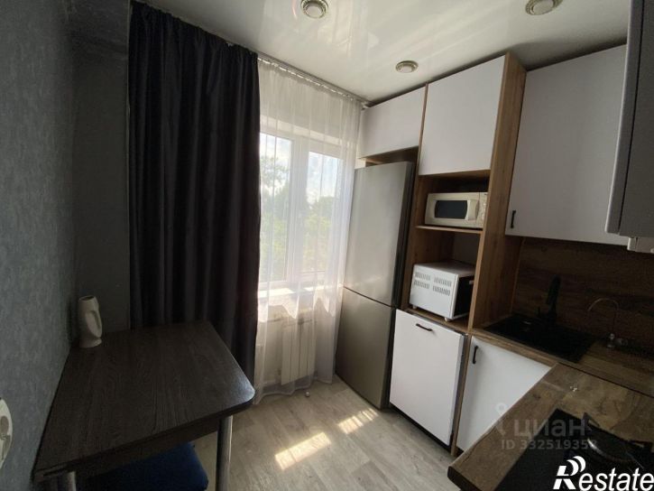 2-комн квартира улица Петра Мерлина, 11,  д. 11