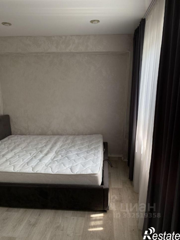 2-комн квартира улица Петра Мерлина, 11,  д. 11