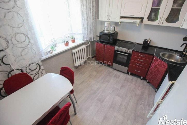 2-комн квартира ул 8 микрорайон, 22,  д. 22