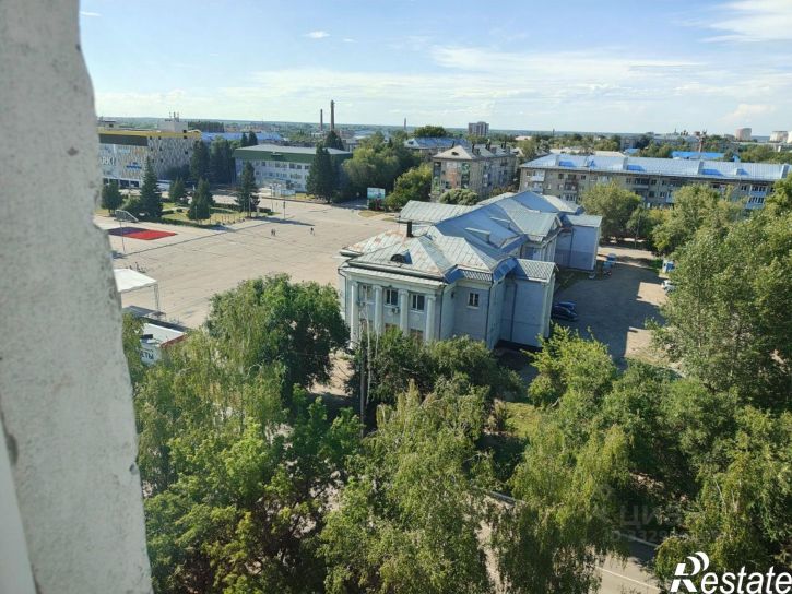 3-комн квартира ул 8 микрорайон, 1/2,  д. 1/2