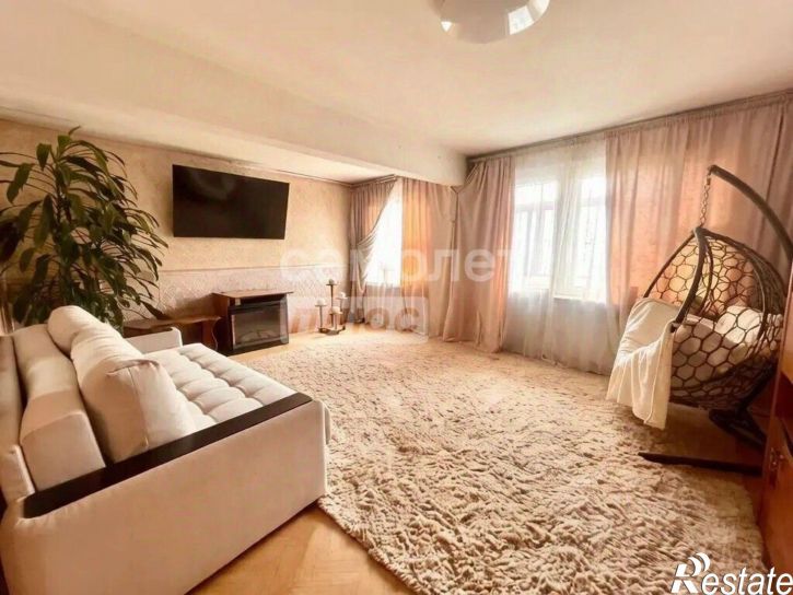 3-комн квартира улица Георгия Прибыткова, 4,  д. 4