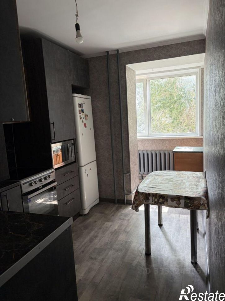 4-комн квартира улица Громова, 15,  д. 15