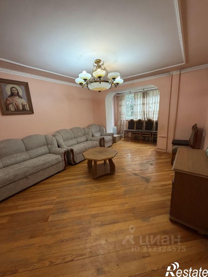4-комн квартира улица Громова, 15,  д. 15