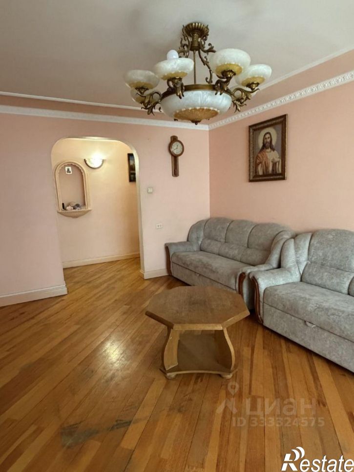 4-комн квартира улица Громова, 15,  д. 15