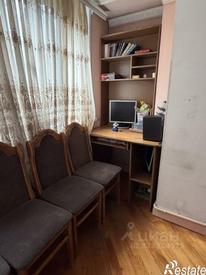 4-комн квартира улица Громова, 15,  д. 15