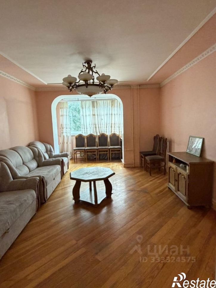 4-комн квартира улица Громова, 15,  д. 15