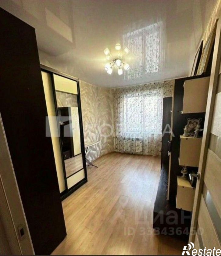 3-комн квартира ул 8 микрорайон, 28,  д. 28