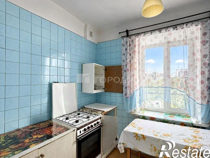 4-комн квартира Алтайская улица, 35,  д. 35