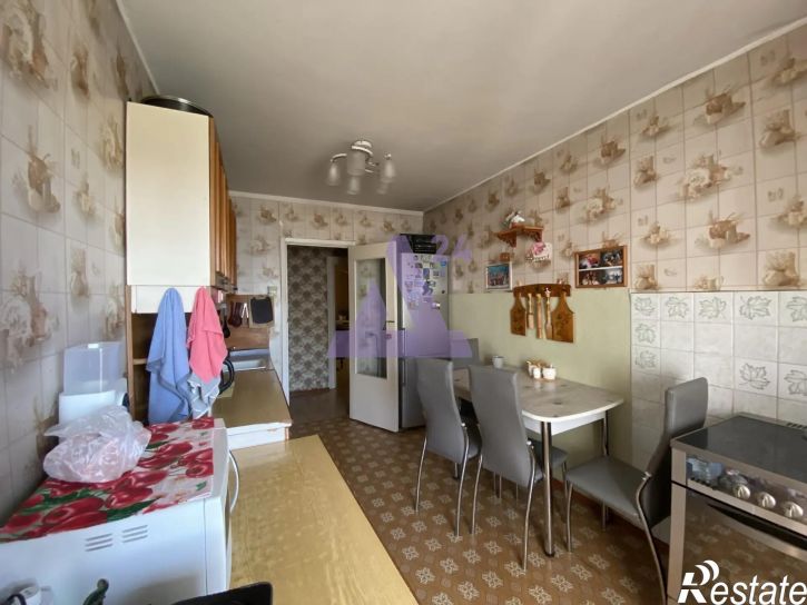 3-комн квартира улица 8 микрорайон, дом 32